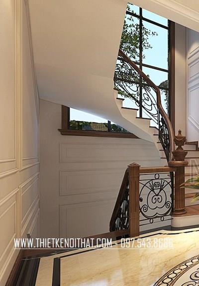  Cầu thang gỗ cổ điển tại biệt thự Vinhomes Green Bay